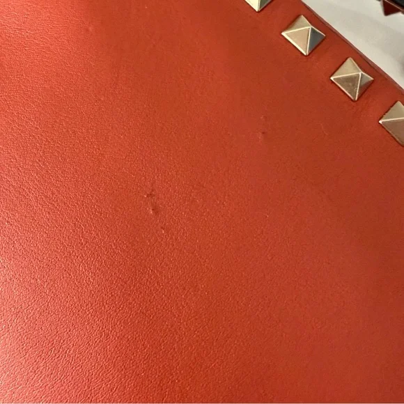 Valentino Garavani Rockstud Camera Crossbody Bag Orange Leather Gold Studs - Picture 14 of 16
